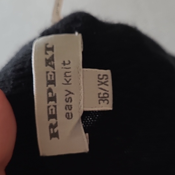 Black cashmere blend sweater - Picture 8 of 12